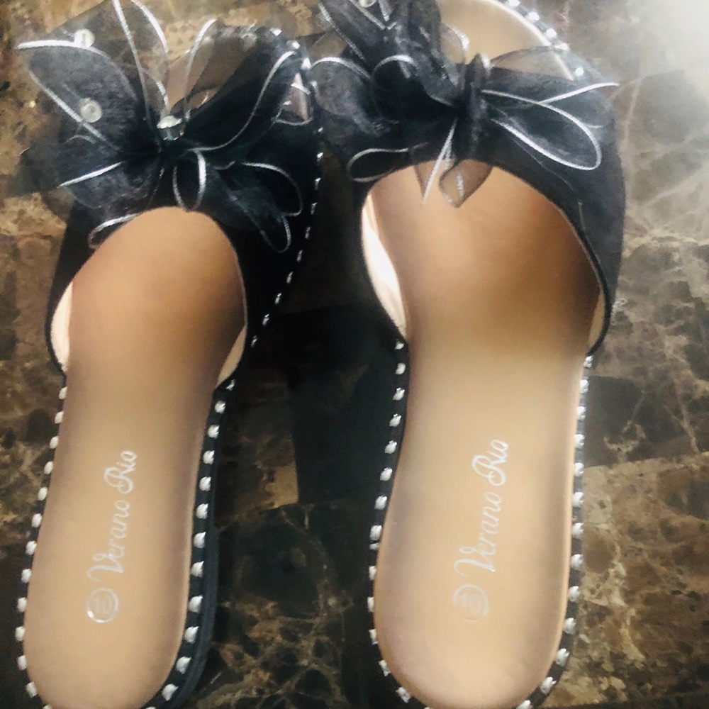 Sandals - Picture 2 of 3